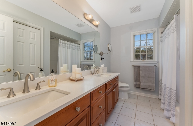 4 Cheshire Ct