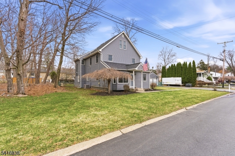27 Schwarz Blvd