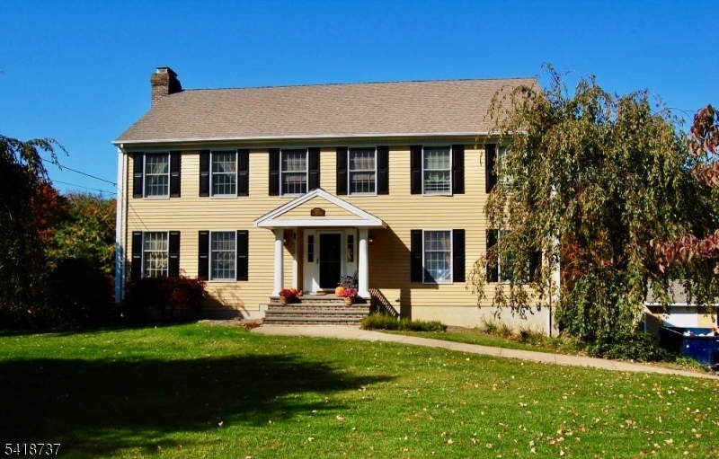 189 SCHOOLHOUSE ROAD