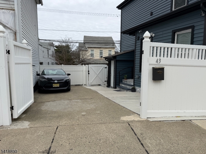 41 N 11Th St