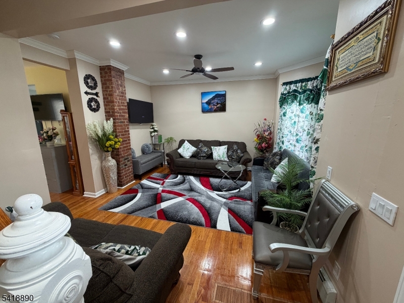 41 N 11Th St