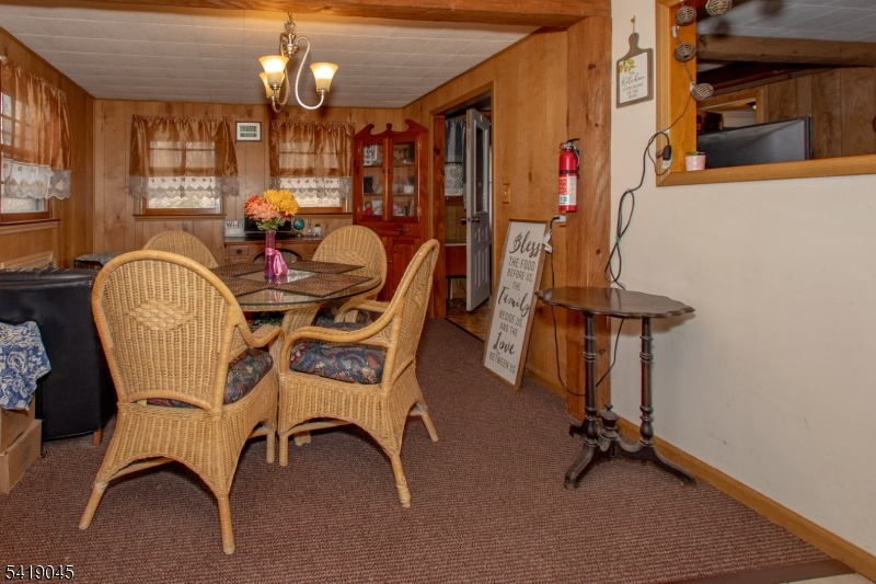 13 Glenwood Ln
