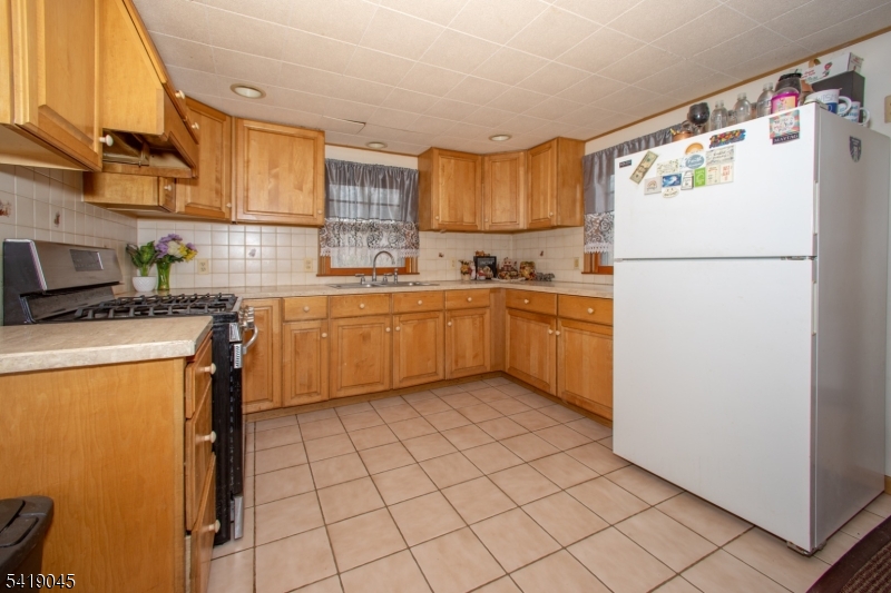 13 Glenwood Ln