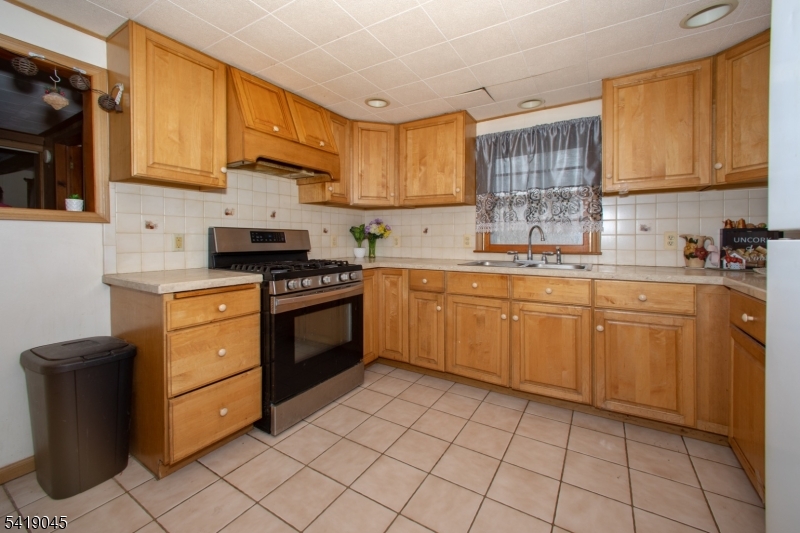 13 Glenwood Ln