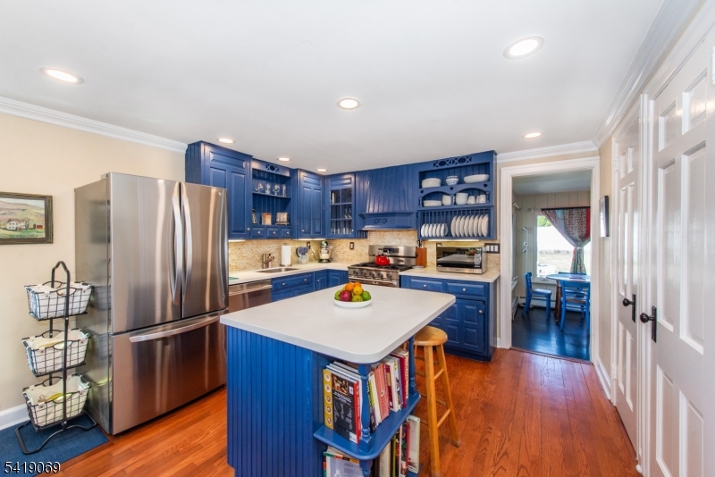 68 Newman Ave