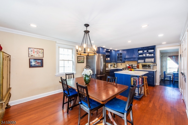 68 Newman Ave