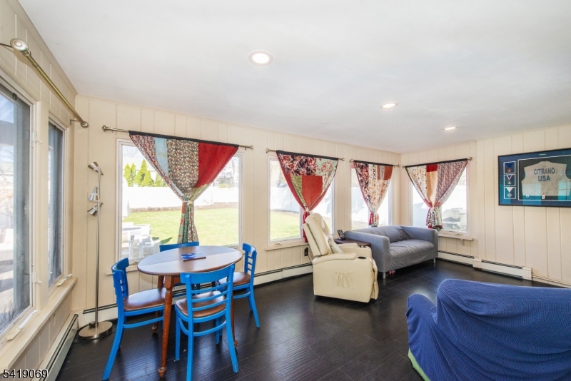 68 Newman Ave