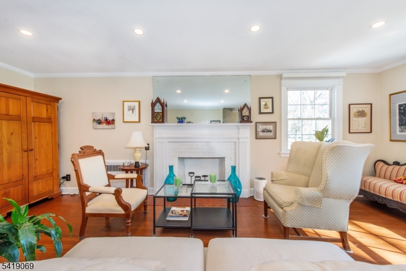 68 Newman Ave