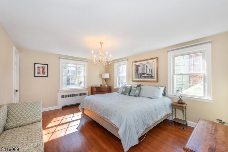 68 Newman Ave