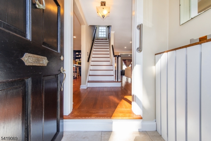 68 Newman Ave