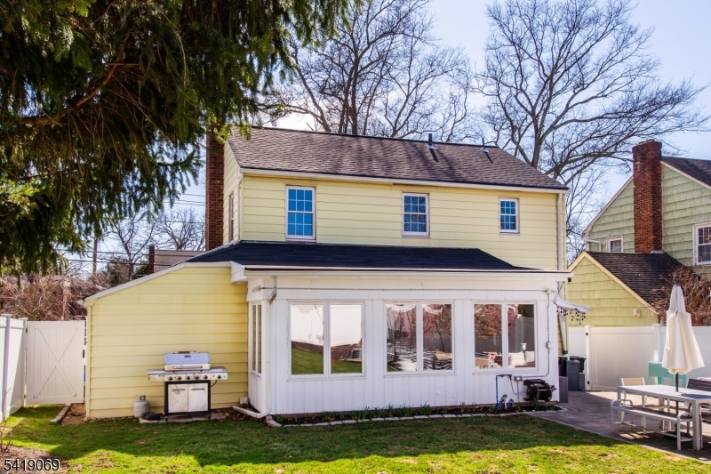 68 Newman Ave
