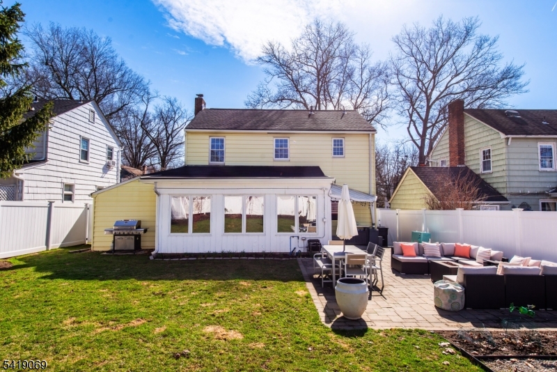 68 Newman Ave