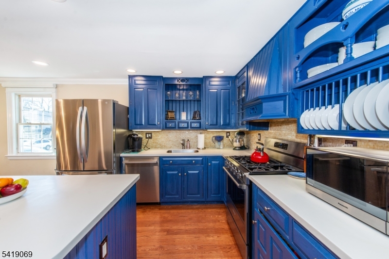 68 Newman Ave