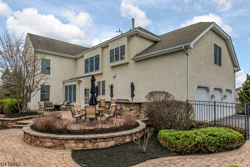 47 Van Zandt Rd