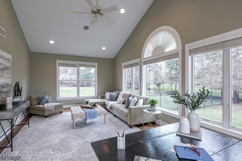 47 Van Zandt Rd