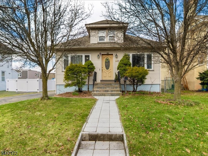 20 Forest Ave