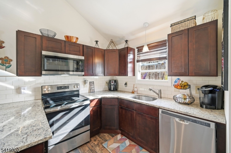 5 Chestnut Ave