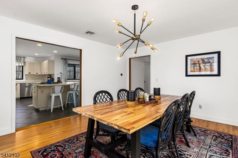 123 W Valley Brook Rd