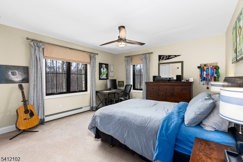 123 W Valley Brook Rd