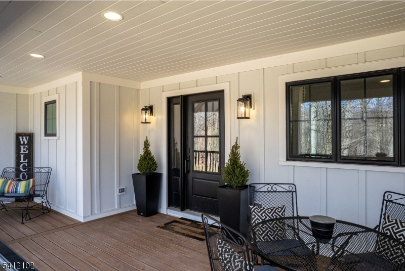 123 W Valley Brook Rd