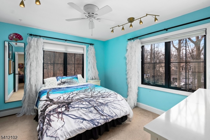 123 W Valley Brook Rd