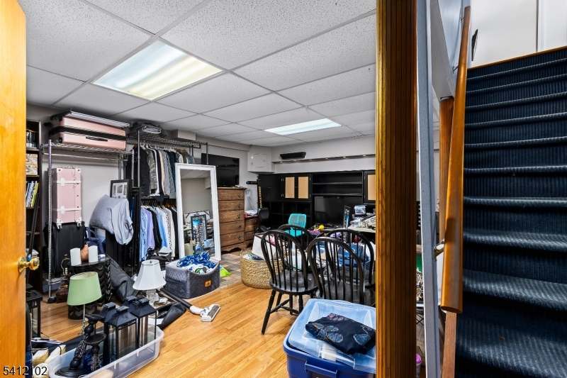 123 W Valley Brook Rd