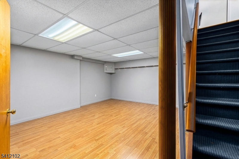 123 W Valley Brook Rd
