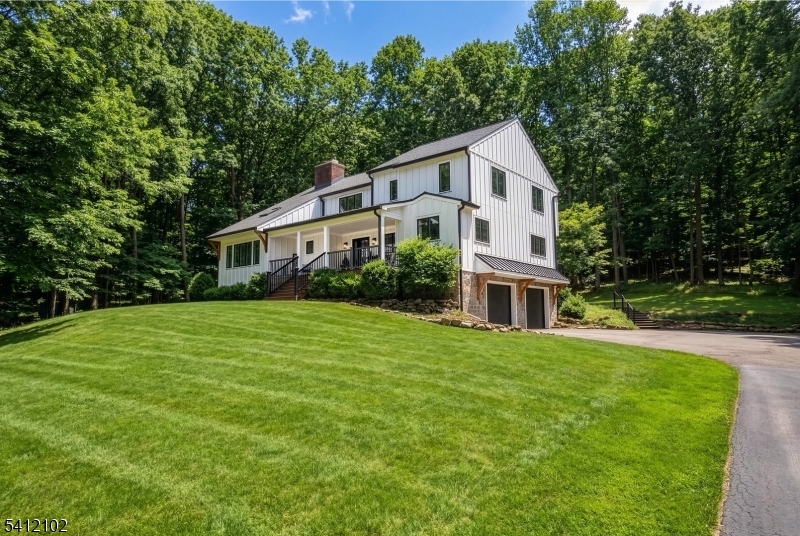 123 W Valley Brook Rd
