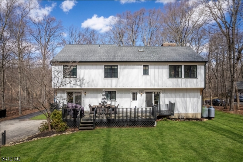 123 W Valley Brook Rd