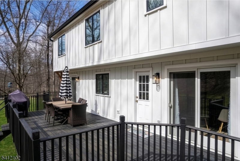 123 W Valley Brook Rd