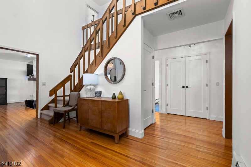 123 W Valley Brook Rd