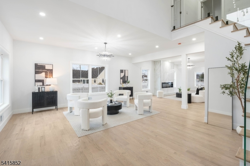 302 West Ln