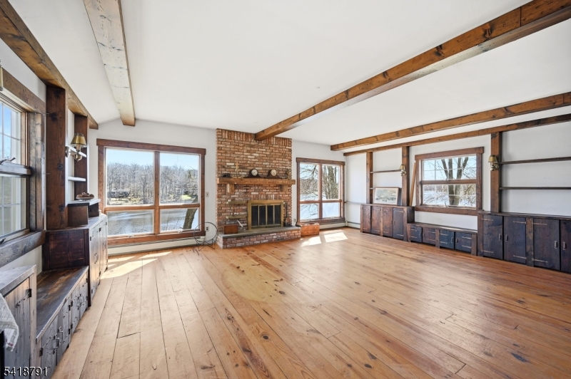27 Plaza Dr