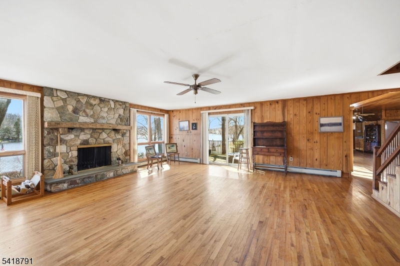 27 Plaza Dr