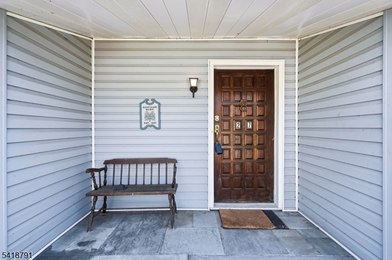 27 Plaza Dr