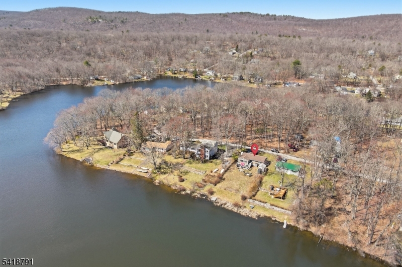27 Plaza Dr