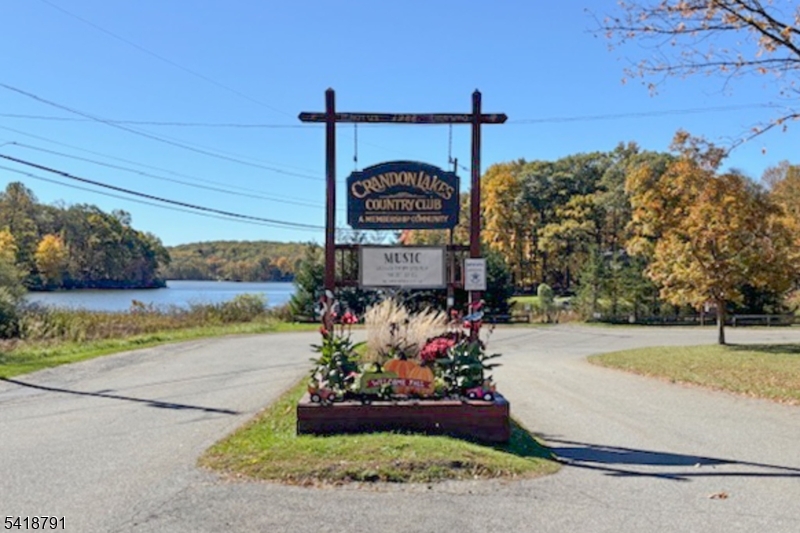 27 Plaza Dr