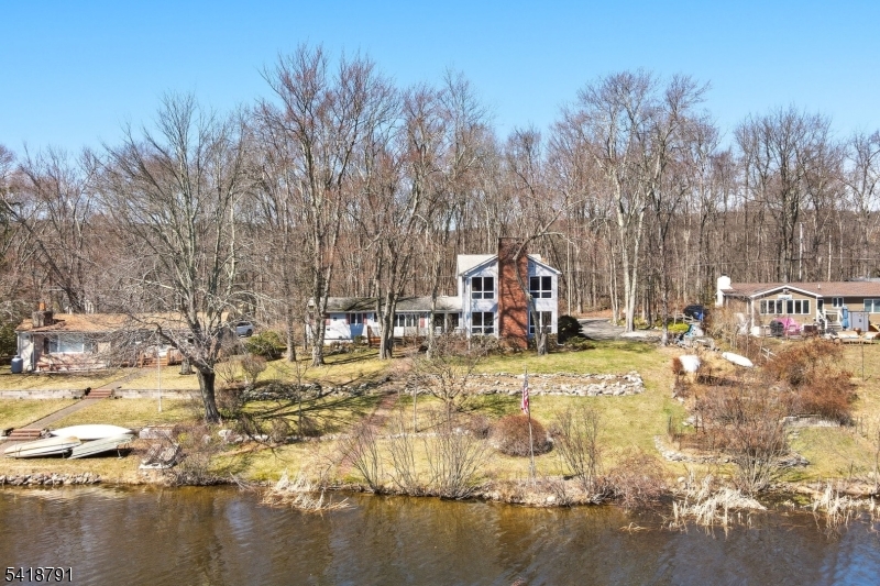 27 Plaza Dr