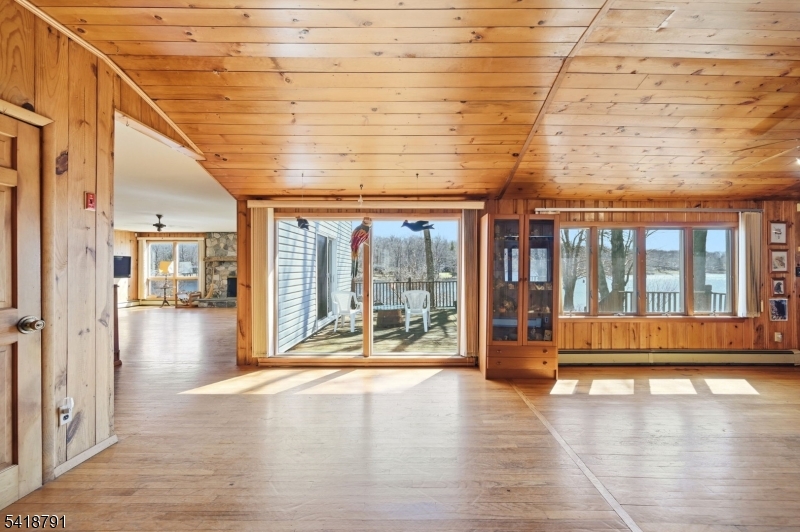 27 Plaza Dr