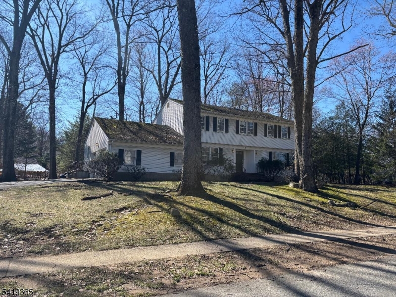 225 Navajo Dr