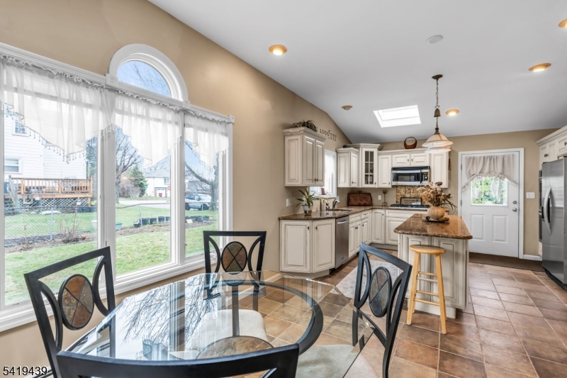 40 Highfield Ln