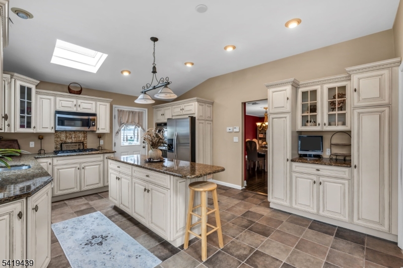 40 Highfield Ln