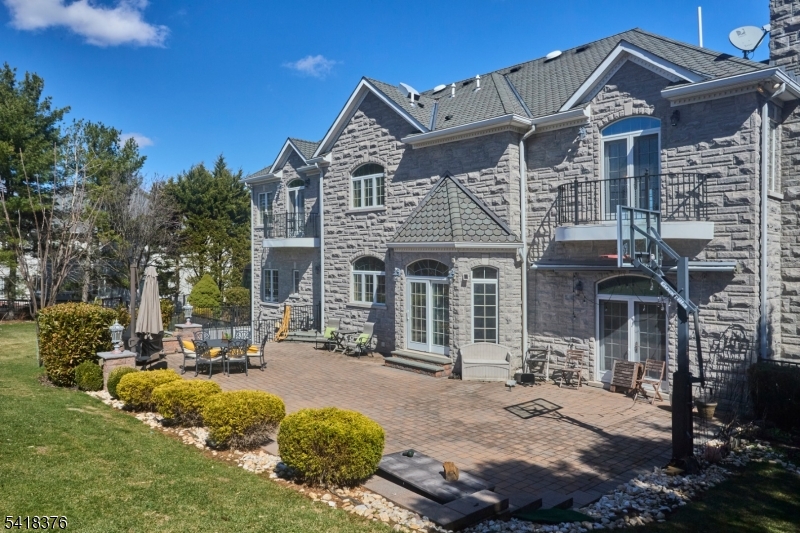 15 Michelle Way