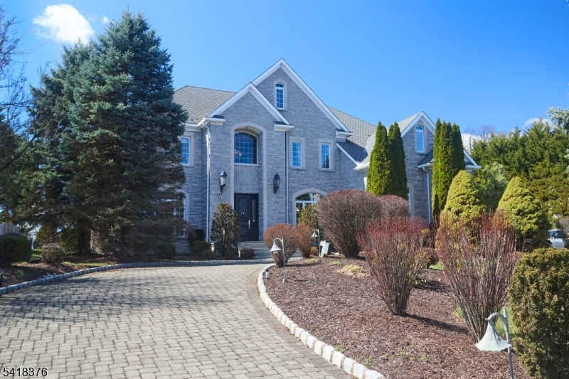 15 Michelle Way