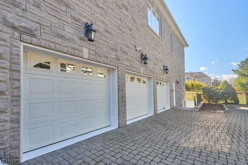 15 Michelle Way