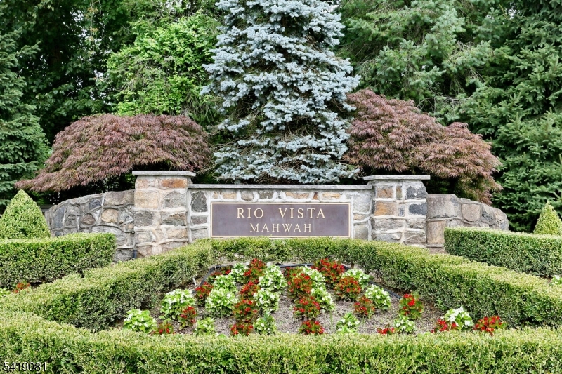 34 Crocker Mansion Dr