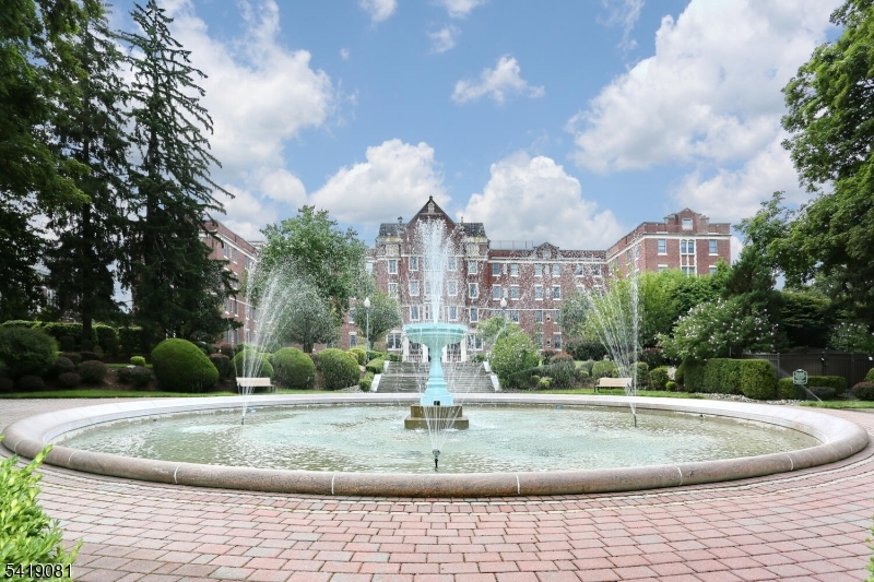 34 Crocker Mansion Dr