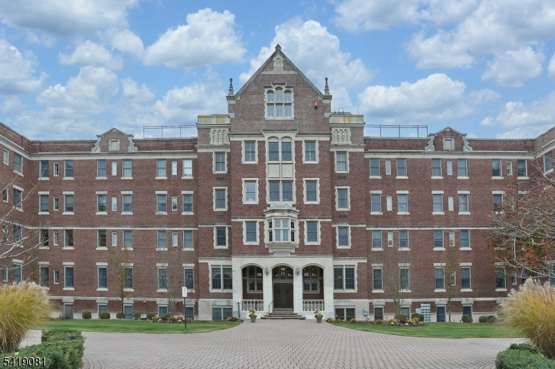 34 Crocker Mansion Dr