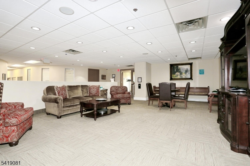 34 Crocker Mansion Dr