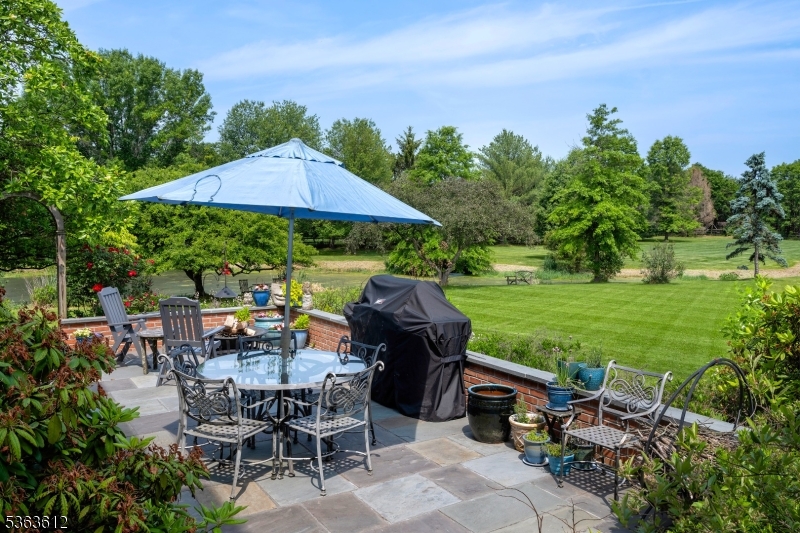 122 Bedens Brook Rd